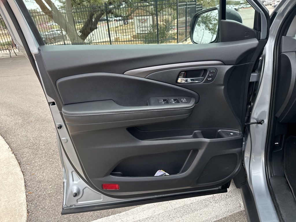 Used Car 2025 Honda Ridgeline  Rtl For Sale Under $40,000 In Austin, Texas