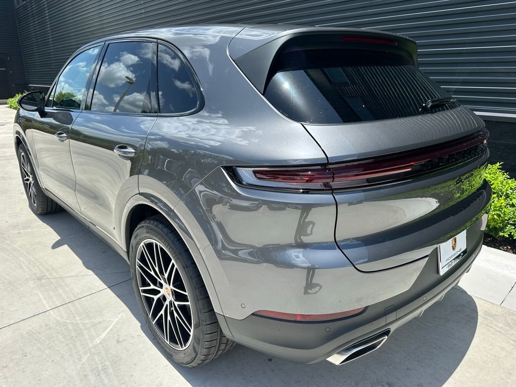 Thumbnail: 2025 Porsche Cayenne - 3