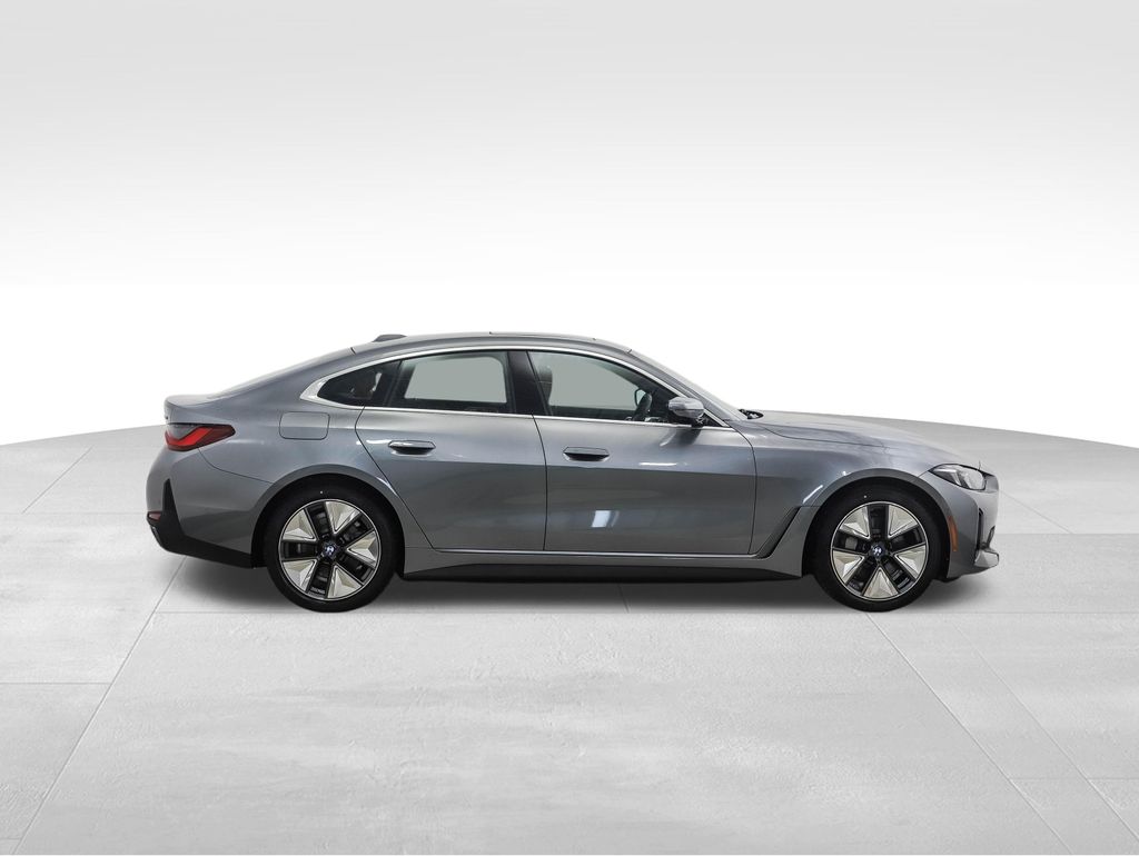 Thumbnail: 2026 BMW i4 - 6