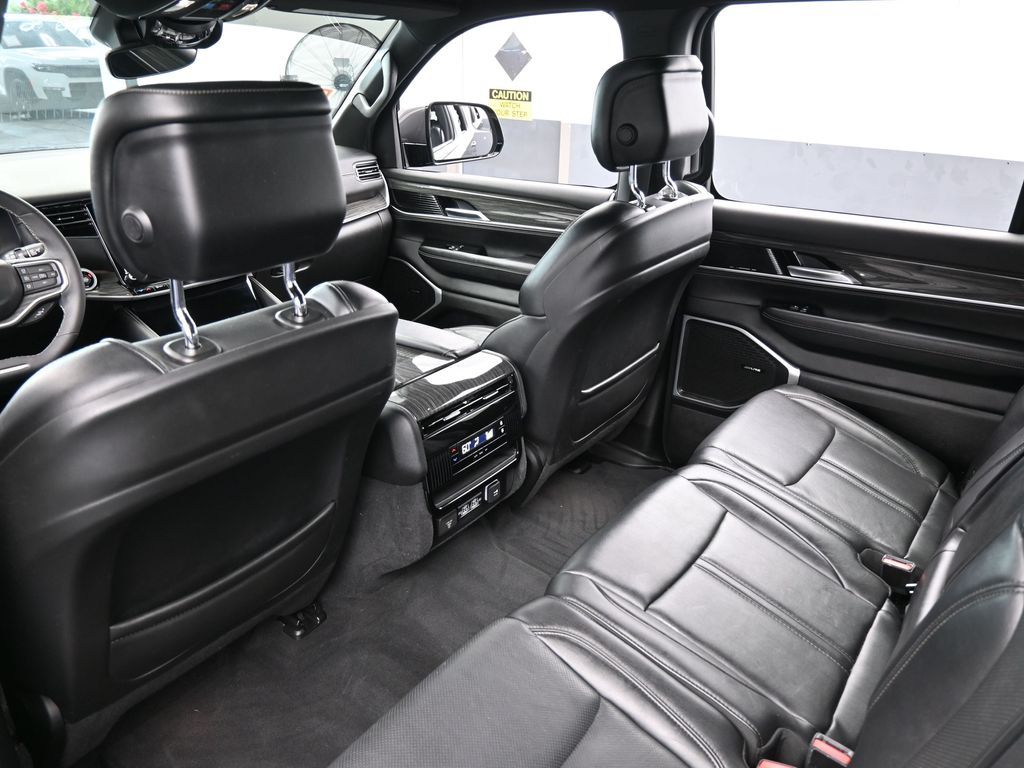 Used 2022 Baltic Gray Metallic Clearcoat Jeep Series II image 37