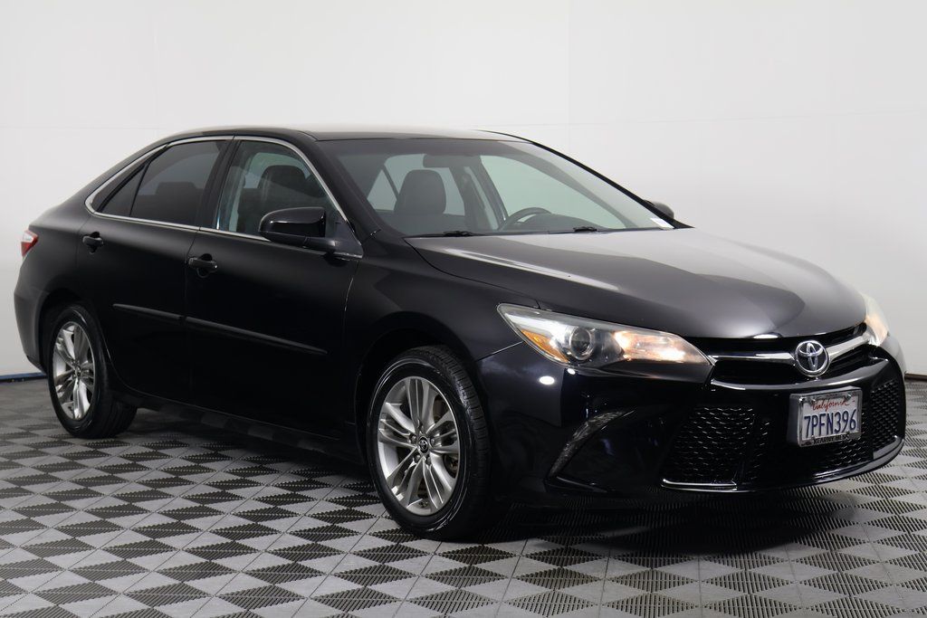 Thumbnail: 2016 Toyota Camry - 3