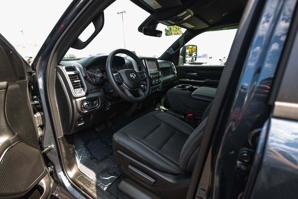 2026 Ram 1500 Tradesman thumbnail 18