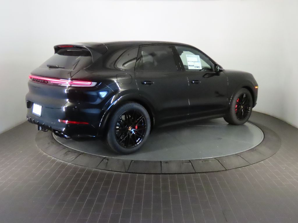 Thumbnail: 2026 Porsche Cayenne - 7