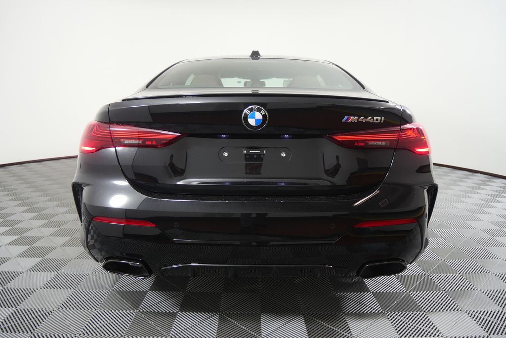 Thumbnail: 2026 BMW 4 Series - 4