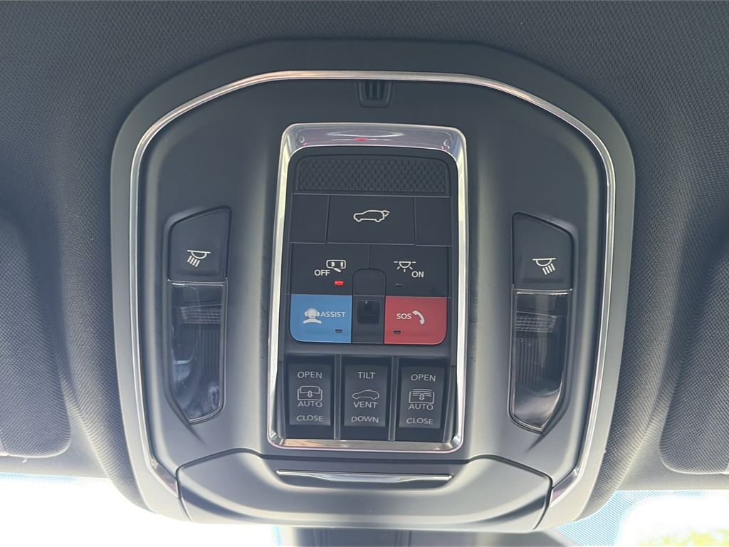 Used 2025 Jeep Grand Cherokee SUV