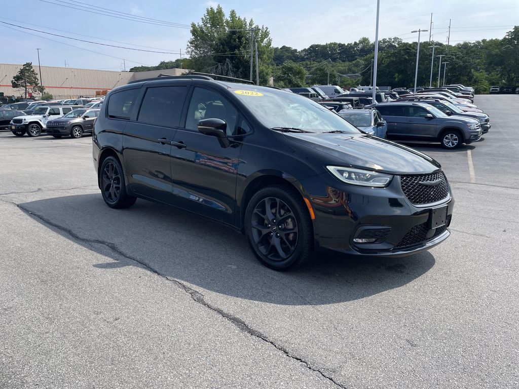 Used 2022 Chrysler Pacifica Van