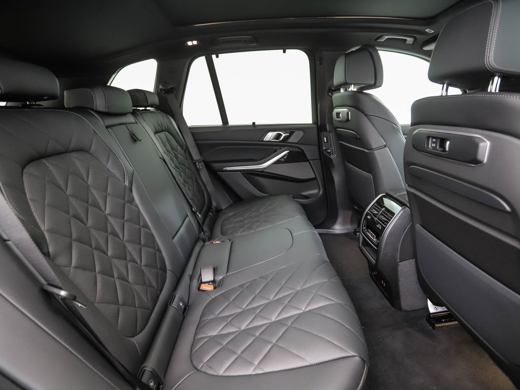 Thumbnail: 2026 BMW X5 - 28