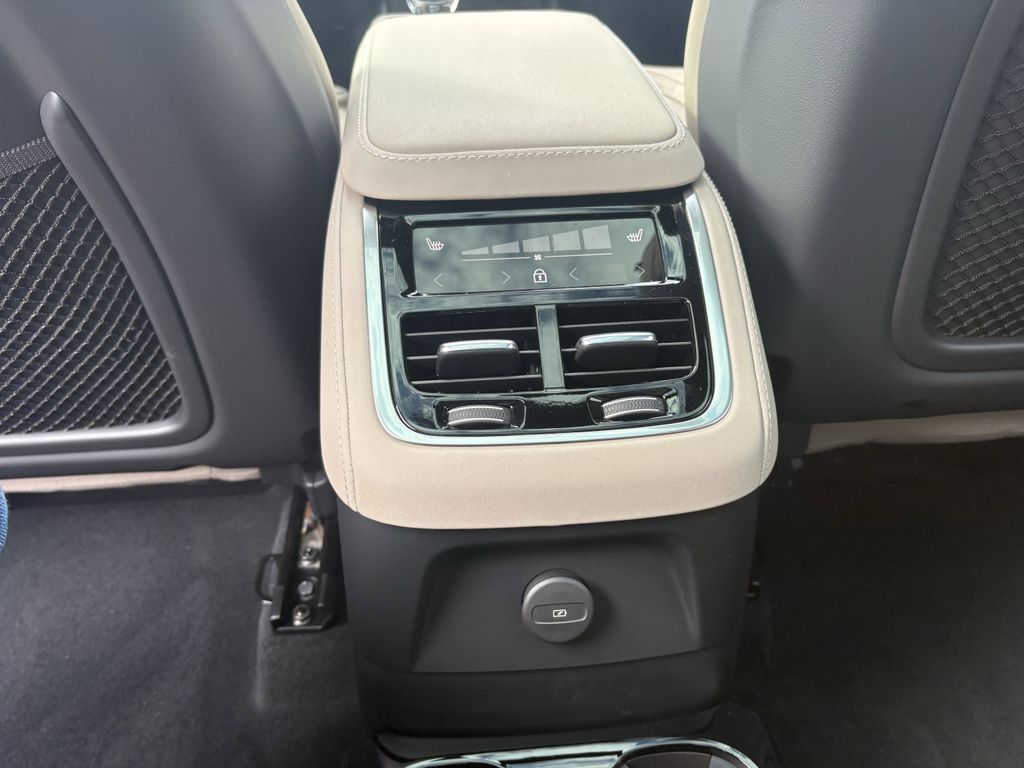 New 2026 White Volvo T8 Ultra image 27