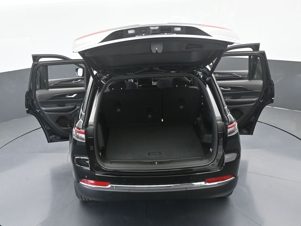 New 2026 Diamond Black Crystal Pearlcoat Jeep Laredo X image 65