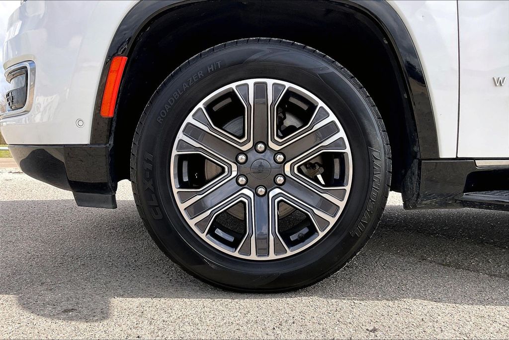 Used 2024 Jeep Wagoneer Series II 4D Sport Utility