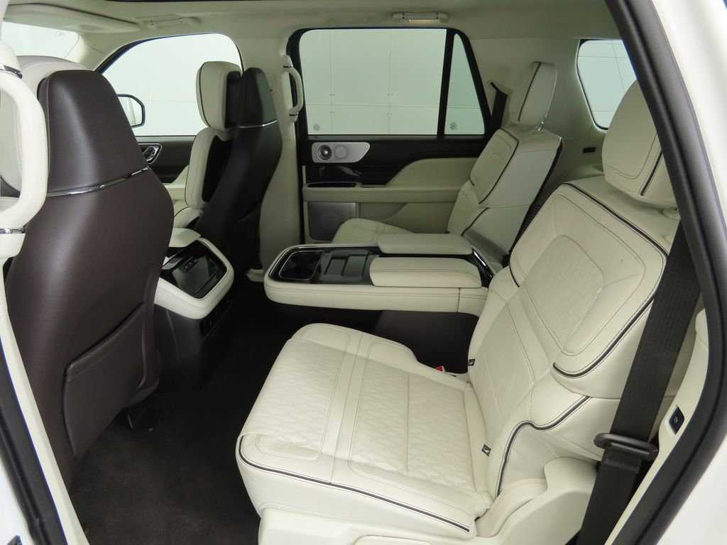 2024 Lincoln Navigator Black Label 22