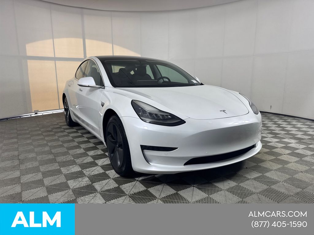 Used 2019 White Tesla Standard Range Plus image 4