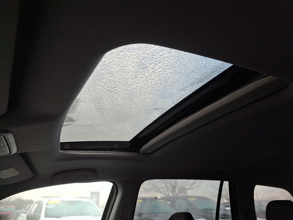 Thumbnail: 2016 Honda Pilot - 15