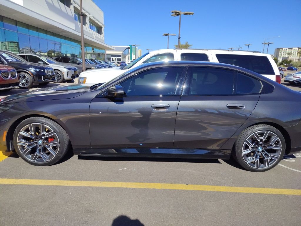 Thumbnail: 2024 BMW i5 - 4