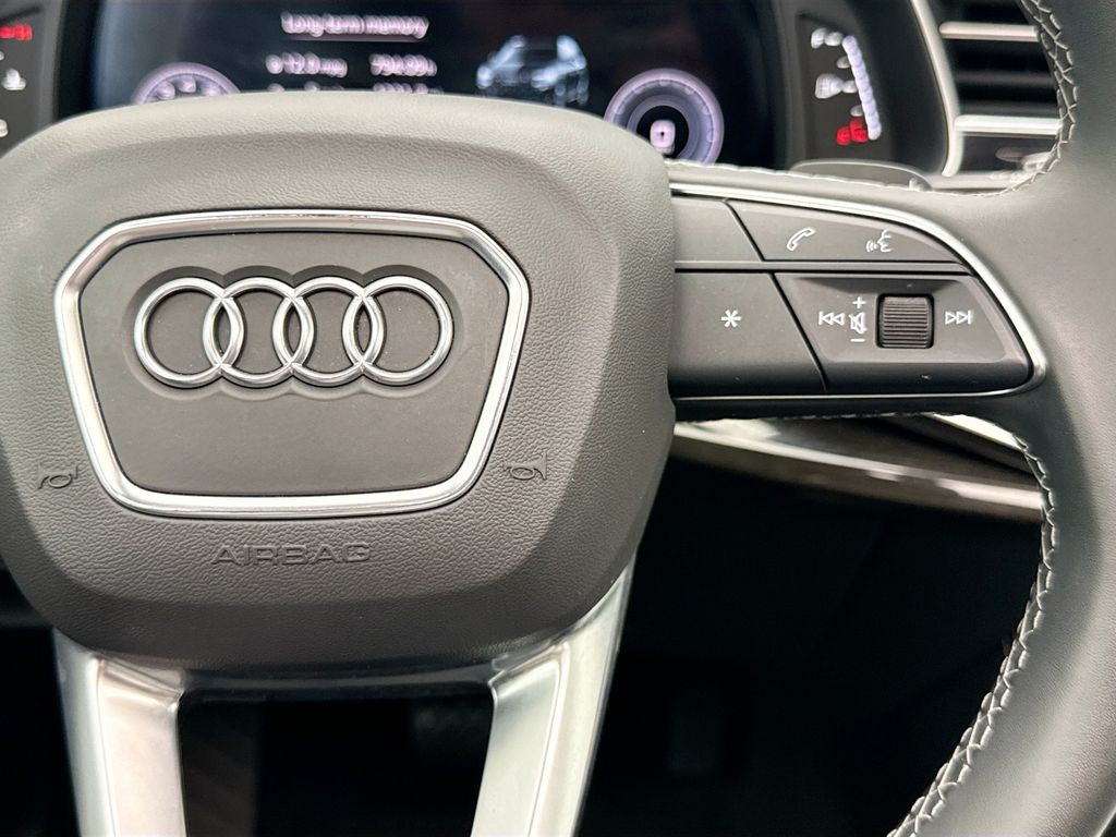 Thumbnail: 2025 Audi Q7 - 12