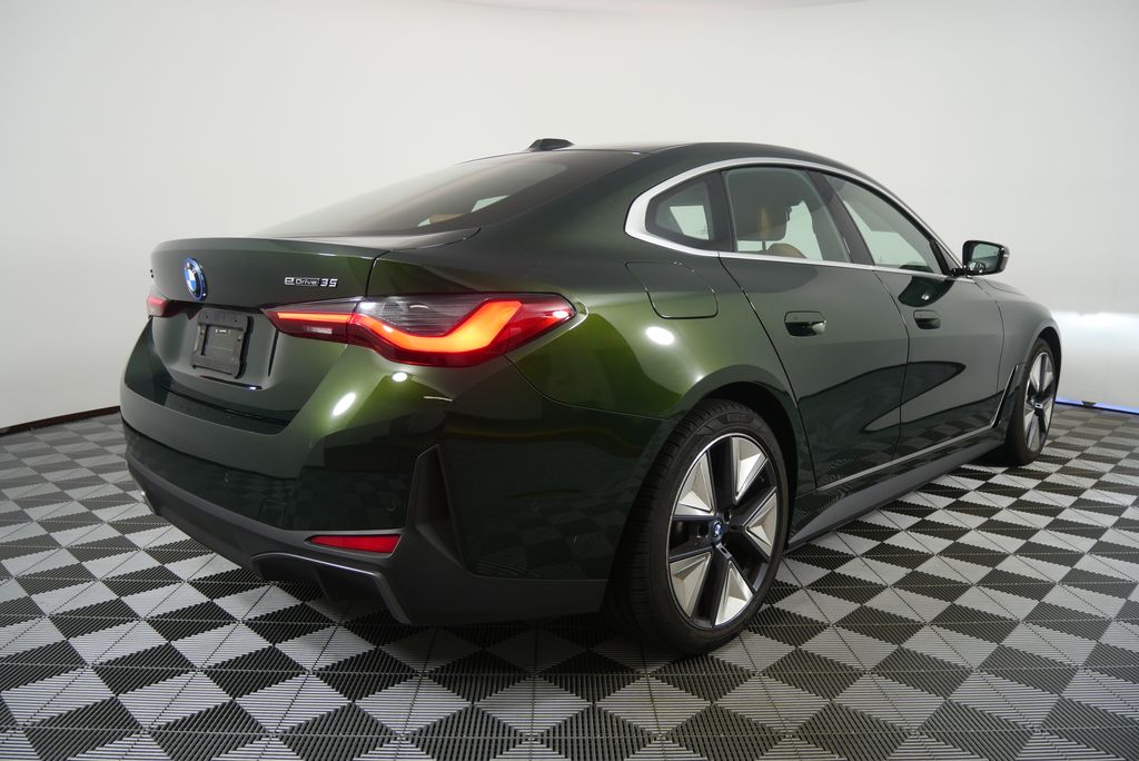 Thumbnail: 2023 BMW i4 - 2