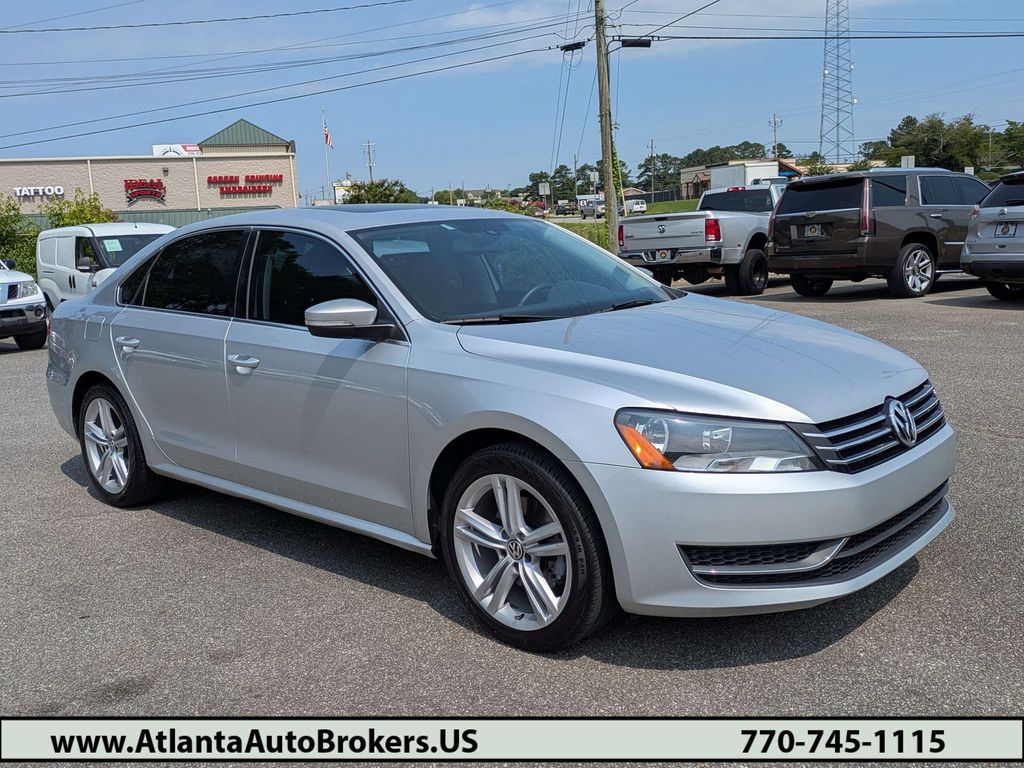 Reflex Silver Metallic 2014 Volkswagen Passat Sedan Front-Wheel Drive 6-Speed Automatic