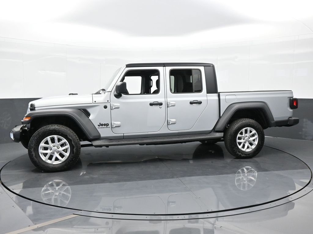 Used 2023 Jeep Gladiator Sport S with VIN 1C6JJTAM7PL547626 for sale in Miami, FL