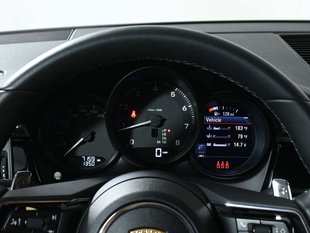 Thumbnail: 2025 Porsche Macan - 20