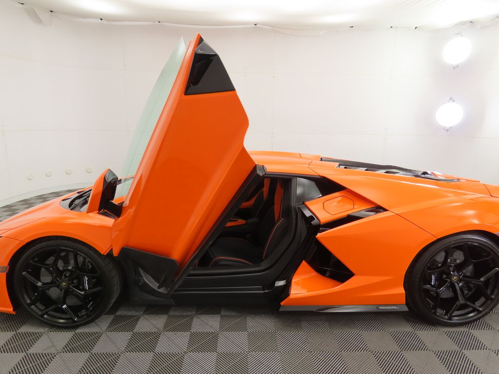 2024 Lamborghini   23