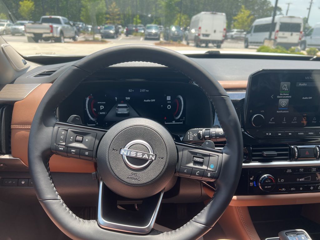 2025 Everest White Pearl Tricoat Nissan Pathfinder Platinum 4X4 SUV