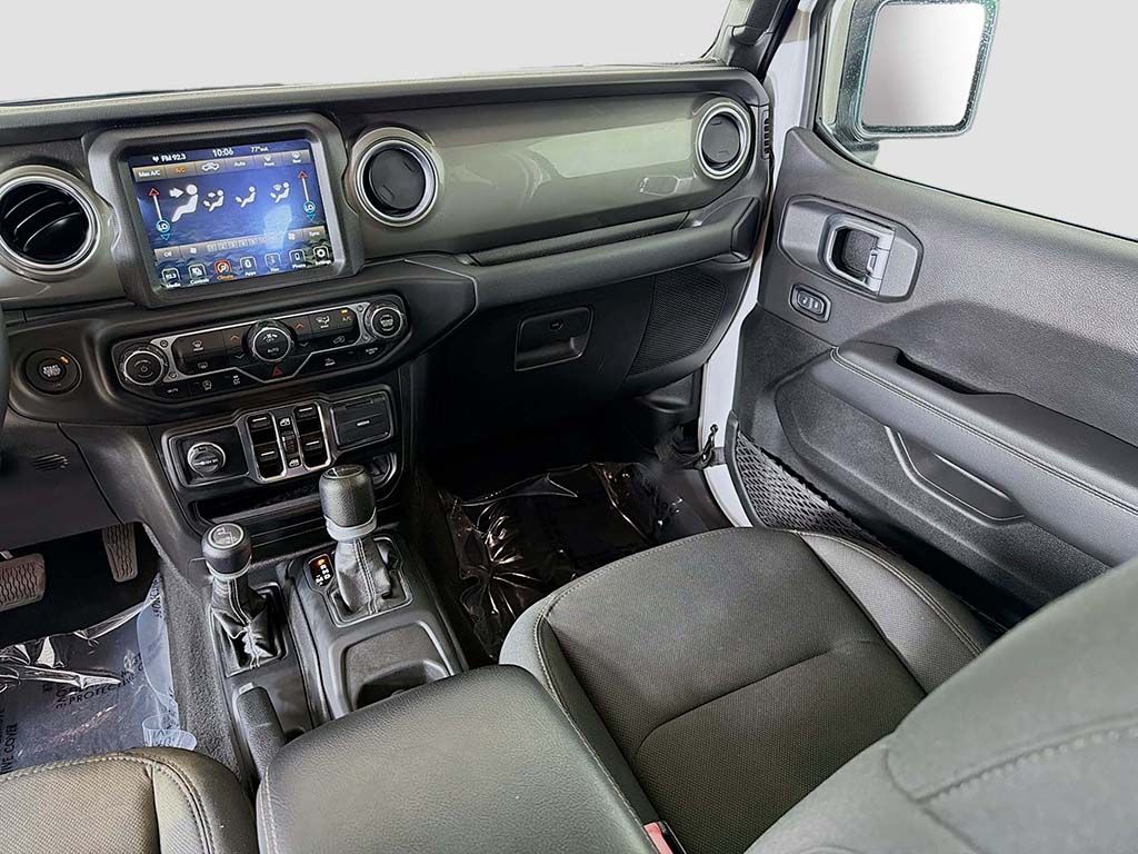 Used 2023 White Jeep Overland image 27