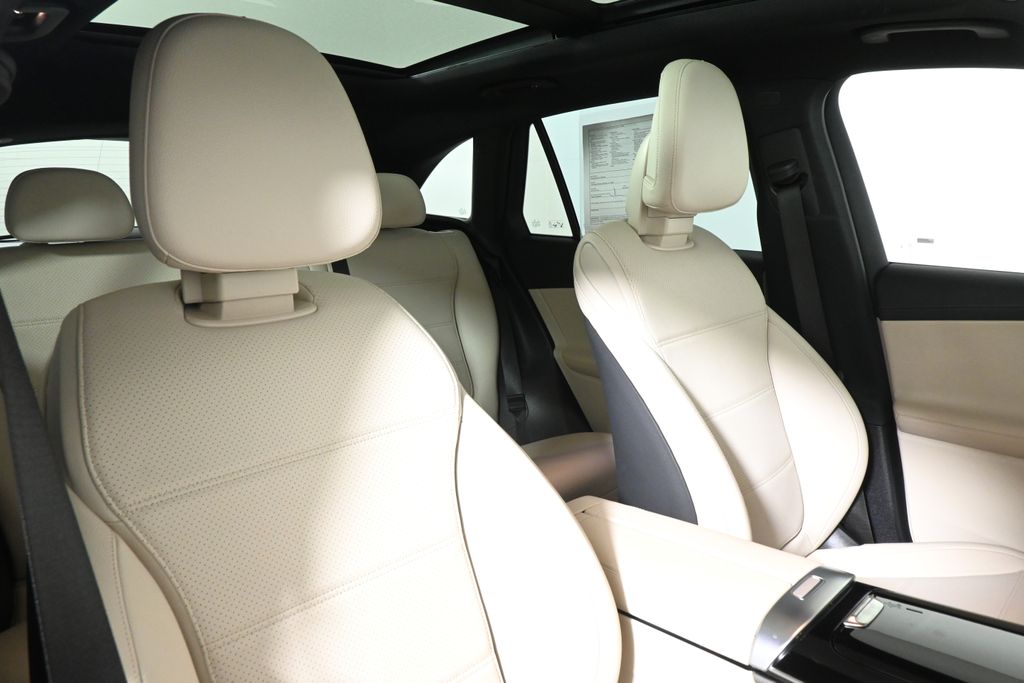 Thumbnail: 2024 Mercedes-Benz GLC - 32