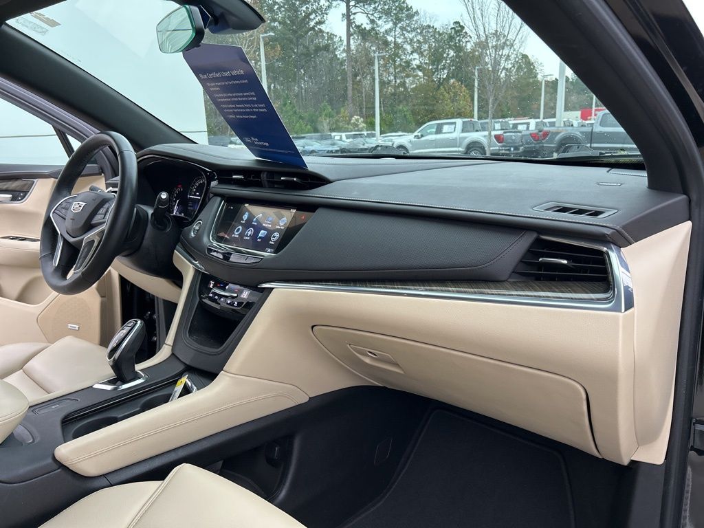 2017 Cadillac XT5 Standard