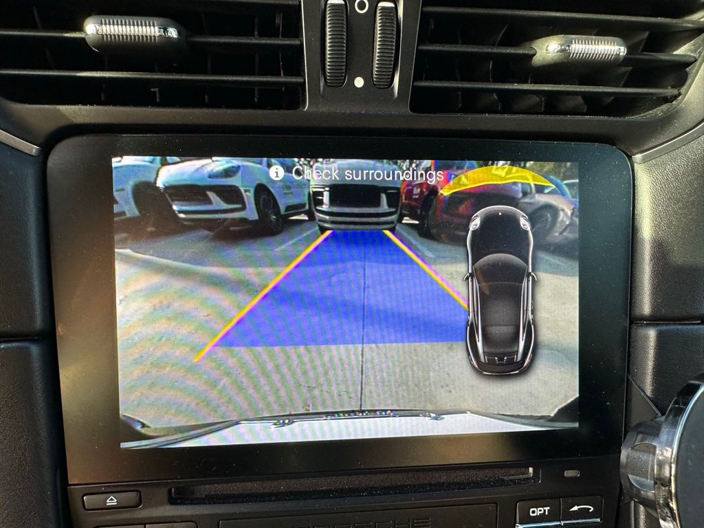 Thumbnail: 2017 Porsche 911 - 30