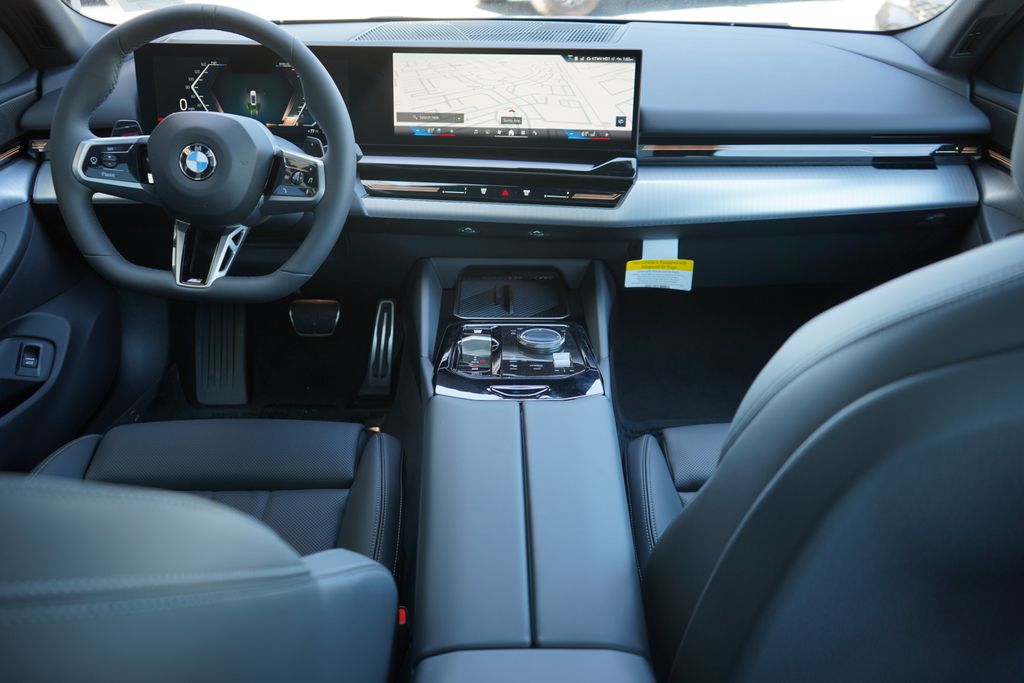 2025 BMW 5 Series 530i 13