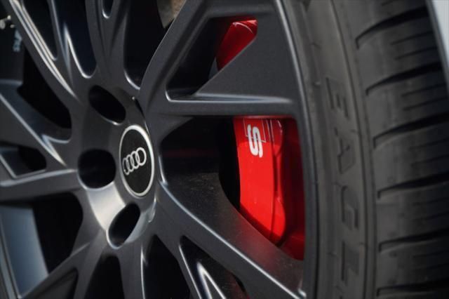 Thumbnail: 2025 Audi S8 - 3