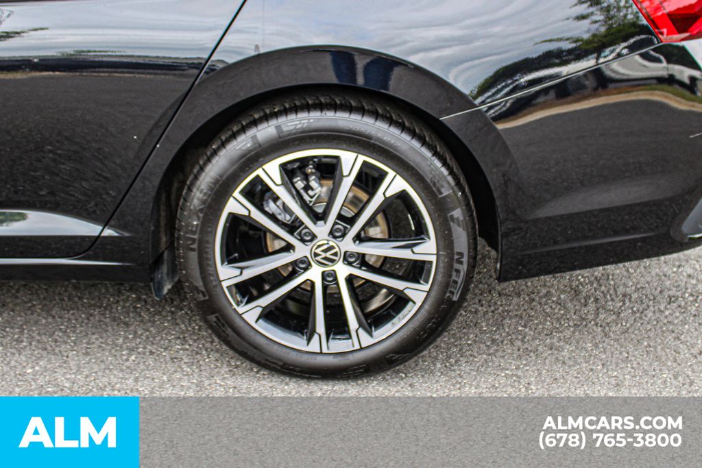 Used 2025 Black Volkswagen 1.5T Sport image 15
