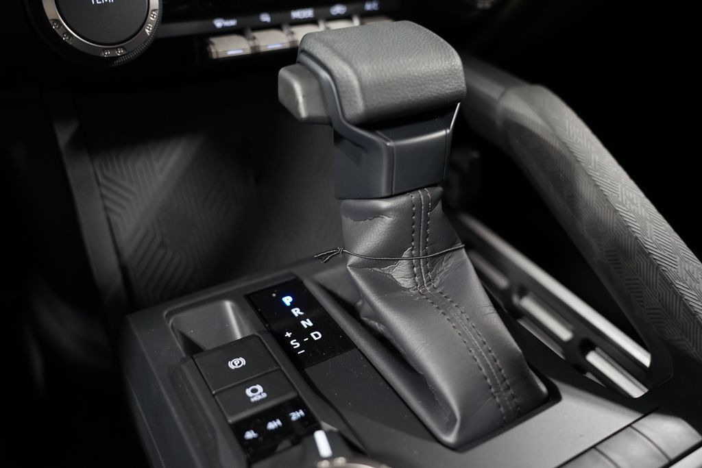 2025 Toyota Tacoma SR5 23