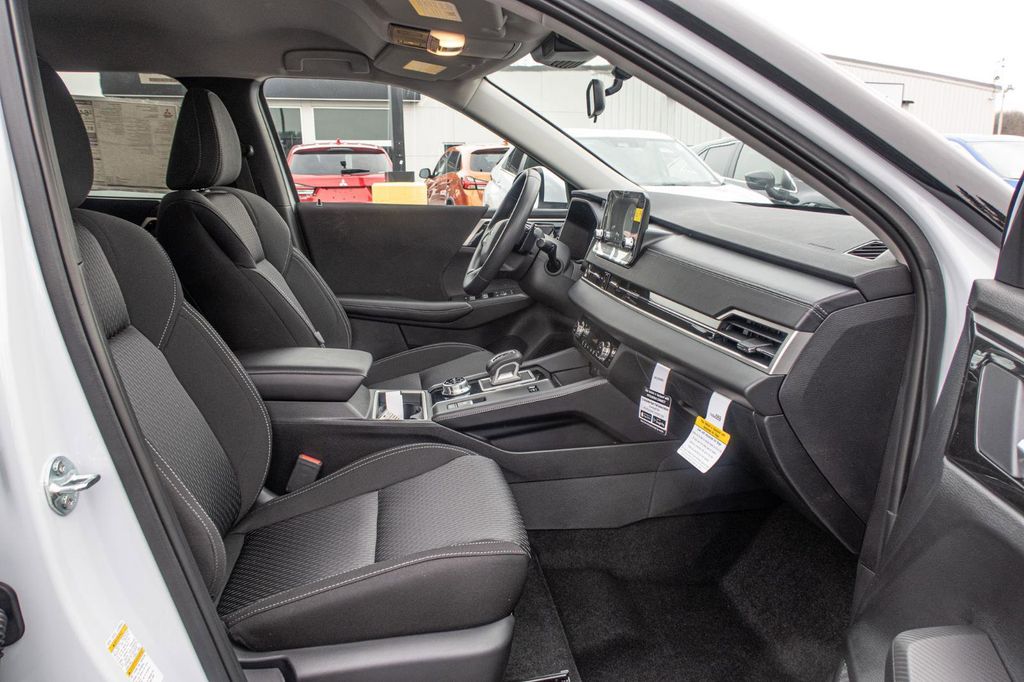 2025 Mitsubishi Outlander PHEV ES S-AWC