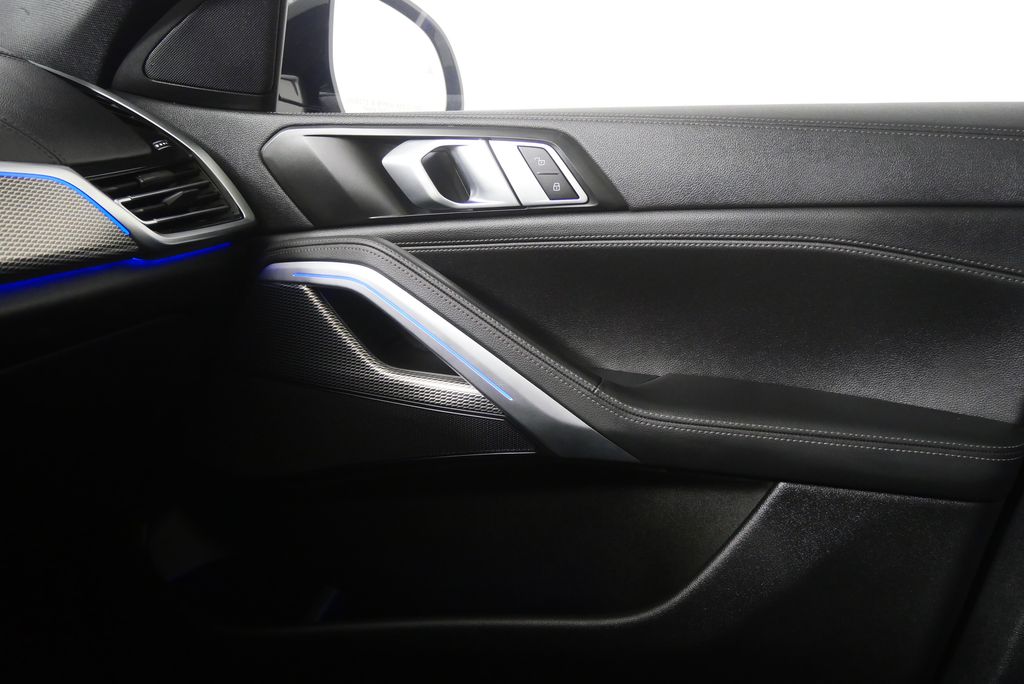 Thumbnail: 2022 BMW X6 - 30