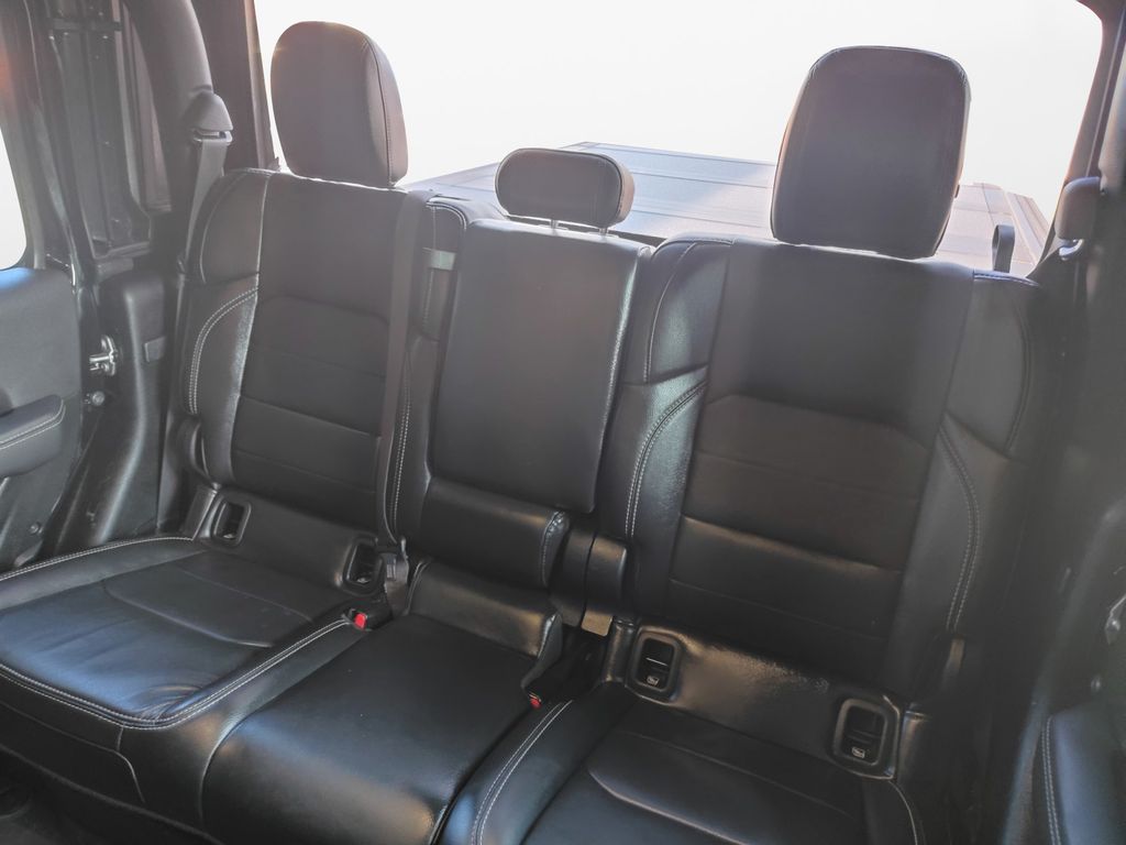 Used Car 2023 Jeep Gladiator  Overland For Sale Under $30,000 In Austin, Texas