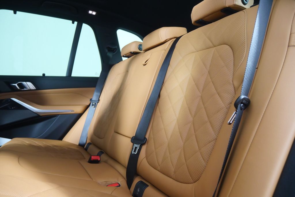 Thumbnail: 2026 BMW X5 - 16