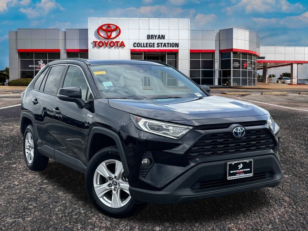 2021 Toyota RAV4 Hybrid XLE photo