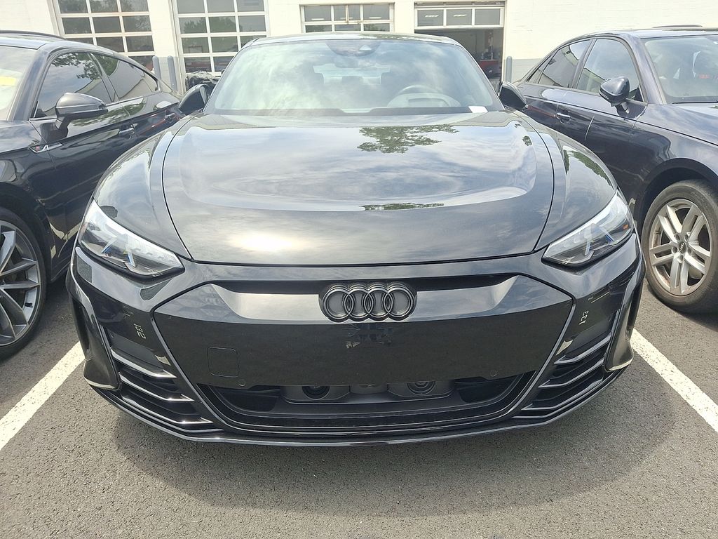 Thumbnail: 2023 Audi RS e-tron GT - 2