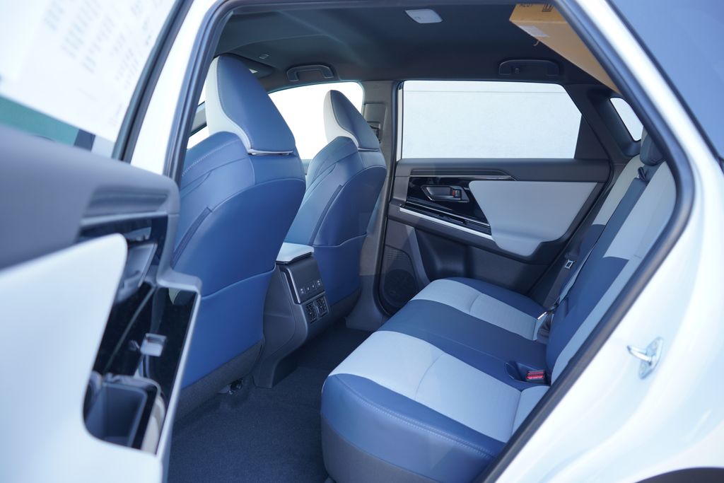 2025 Subaru Solterra Limited 10