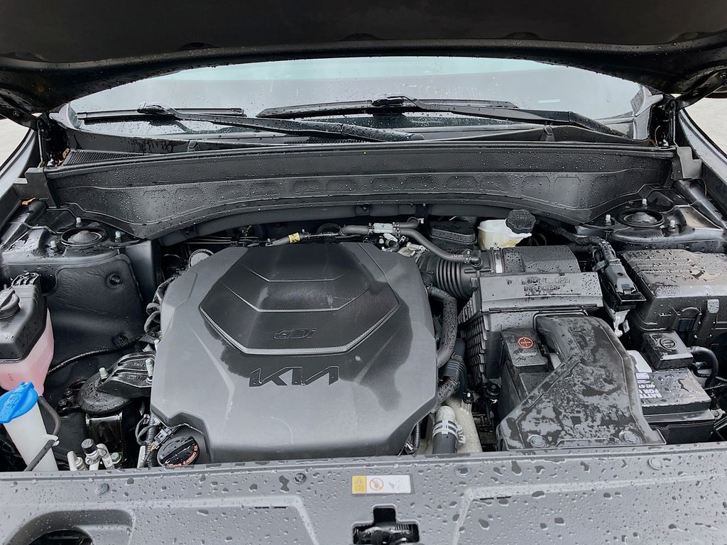 Used 2022 Black Kia EX image 33