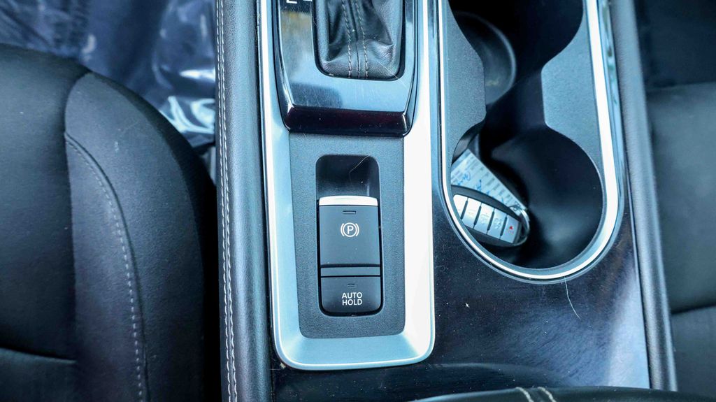 Used 2023 Nissan Altima 2.5 SV 4D Sedan