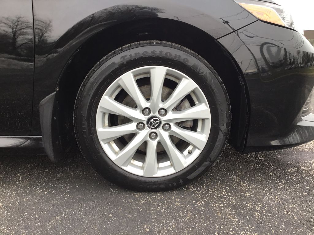 Thumbnail: 2018 Toyota Camry - 12