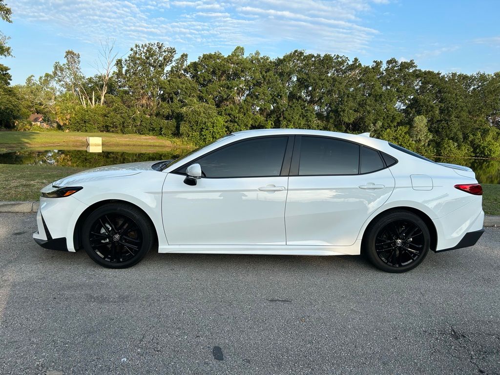 2025 Toyota Camry SE 2