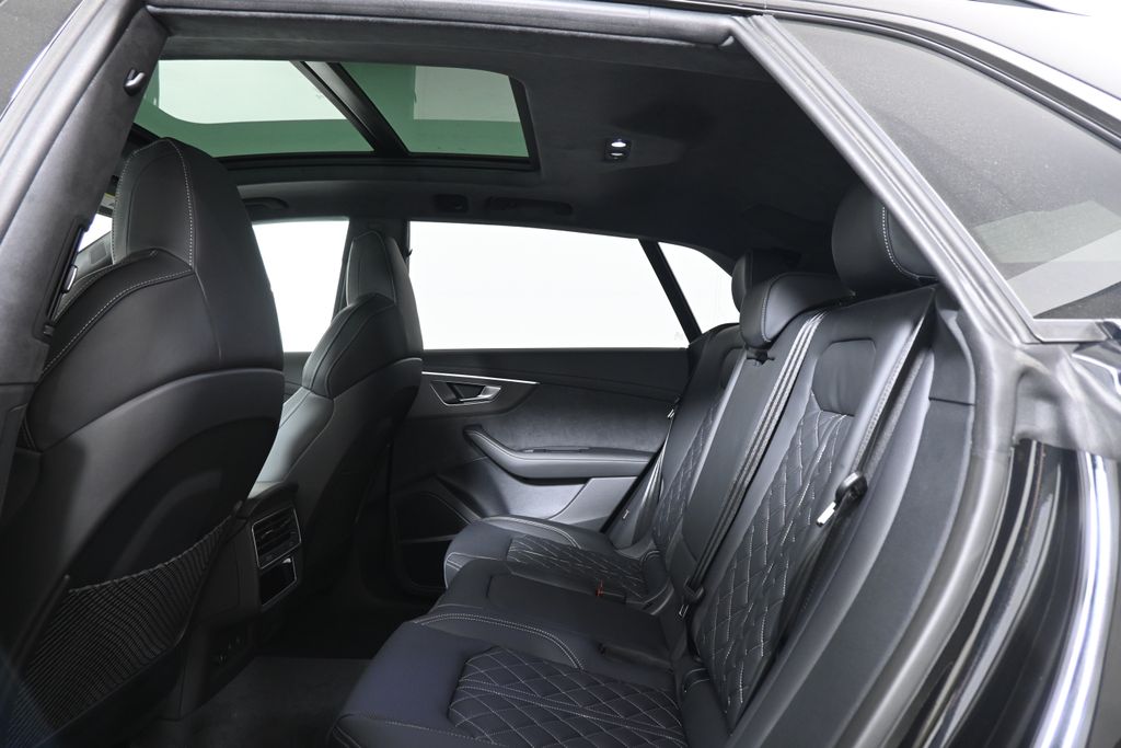 Thumbnail: 2026 Audi SQ8 - 28