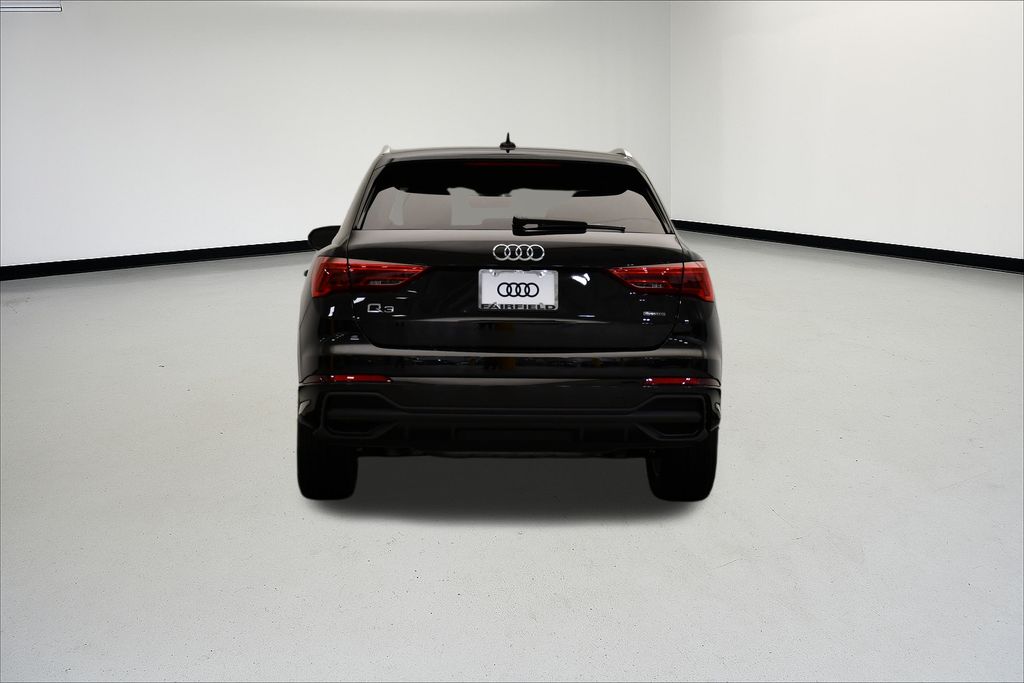 Thumbnail: 2025 Audi Q3 - 4