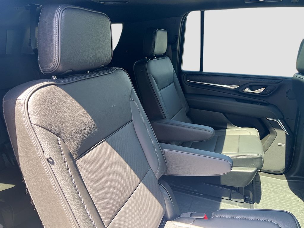 Used 2024 Silver GMC Denali image 29