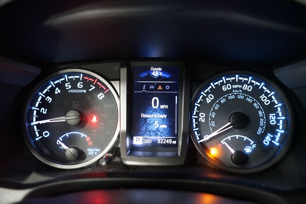 Thumbnail: 2021 Toyota Tacoma - 15