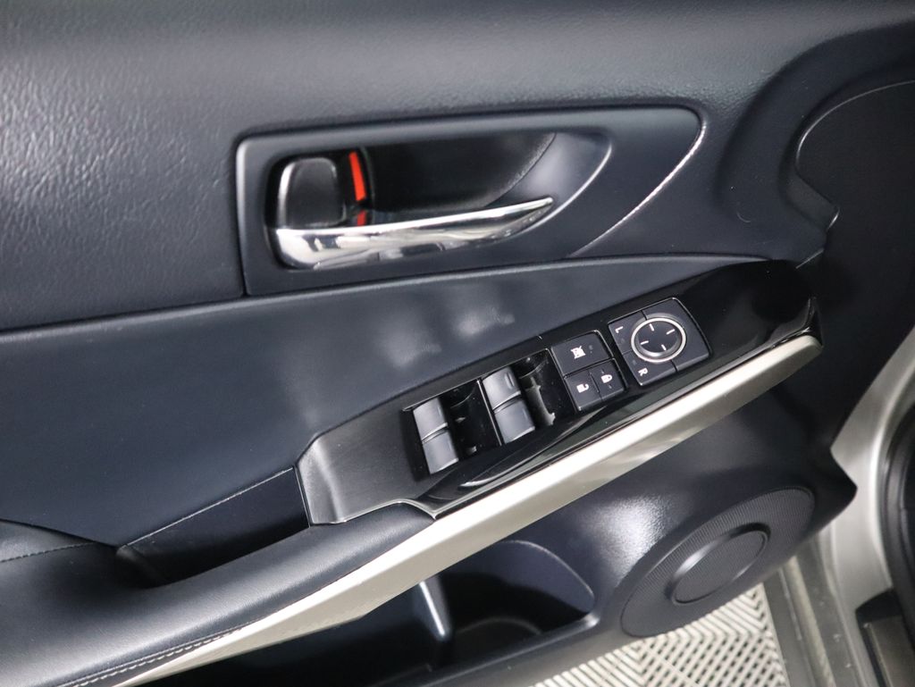 Thumbnail: 2016 Lexus IS - 24