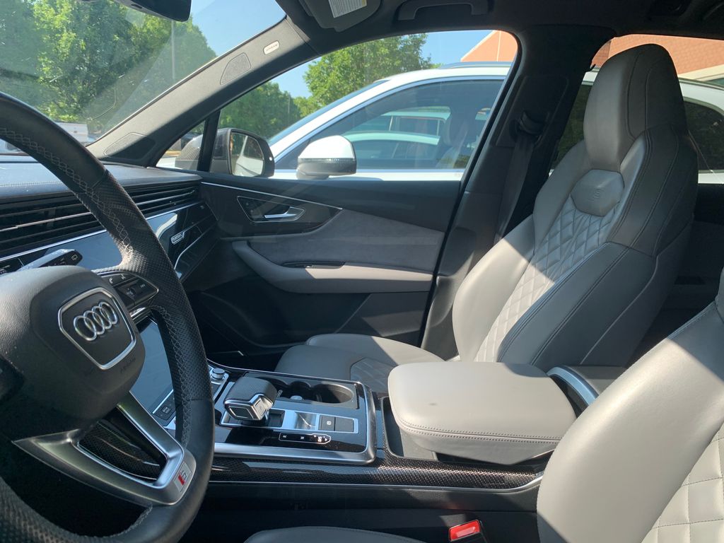 Thumbnail: 2021 Audi SQ7 - 4